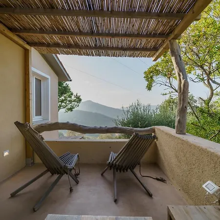 Elicriso Charme E Nature - Goelba *