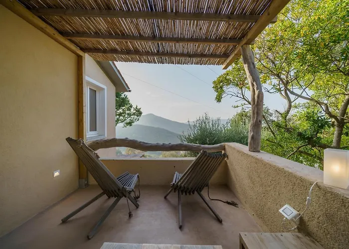 Elicriso Charme E Nature - Goelba *