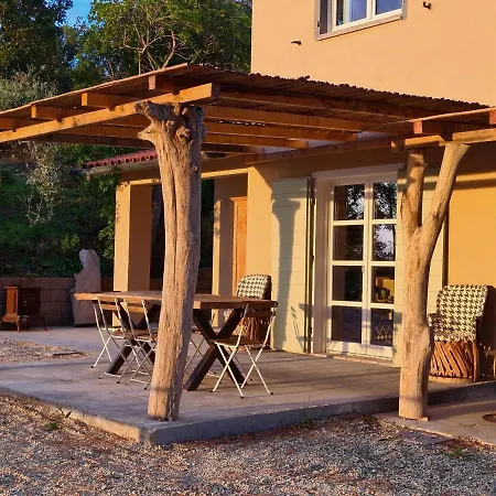 Elicriso Charme E Nature - Goelba 포르토페라이오